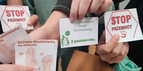 Powiększ grafikę: 02-10-miedzynarodowy-dzien-bez-przemocy-w-klasie-1a-i-2b-558343.jpg