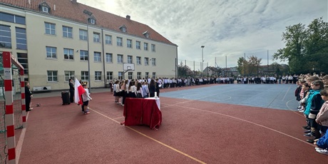 Powiększ grafikę: 234-rocznica-uchwalenia-konstytucji-3-maja-612059.jpg