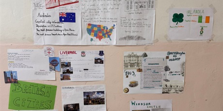 Powiększ grafikę: dzien-jezyka-angielskiego-689013.jpg