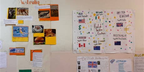 Powiększ grafikę: dzien-jezyka-angielskiego-689015.jpg