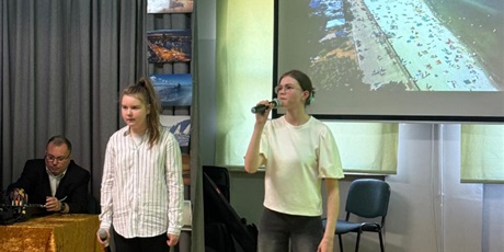 Powiększ grafikę: jubilatka-nasza-sasiadka-czyli-o-tym-jak-sp-24-obchodzila-100-urodziny-miasta-gdyni-684652.jpg