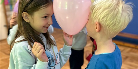 Powiększ grafikę: otrzesiny-klas-pierwszych-649221.jpg