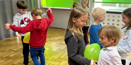 Powiększ grafikę: otrzesiny-klas-pierwszych-649225.jpg