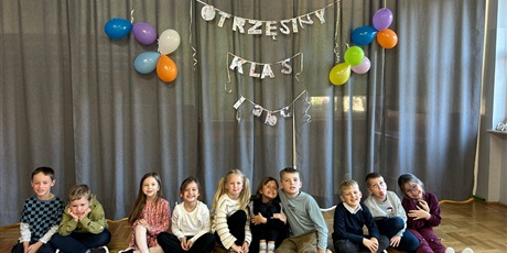 Powiększ grafikę: otrzesiny-klas-pierwszych-649230.jpg
