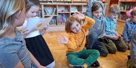 Powiększ grafikę: pasowanie-na-czytelnika-682296.jpg