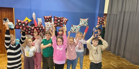 Powiększ grafikę: projekt-czytelniczy-podroze-z-ksiazka-663238.jpg