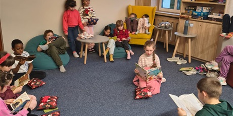 Powiększ grafikę: projekt-czytelniczy-podroze-z-ksiazka-663239.jpg