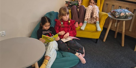 Powiększ grafikę: projekt-czytelniczy-podroze-z-ksiazka-663240.jpg