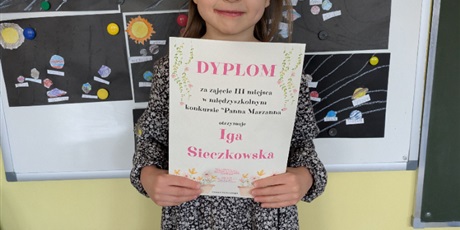 SUKCES W MIĘDZYSZKOLNYM KONKURSIE PLASTYCZNYM