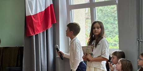 Powiększ grafikę: szkolne-obchody-ogolnopolskiego-roku-millenium-krolestwa-polskiego-czyli-wspolna-lekcja-patriotyzmu-przygotowana-przez-klasy-integracyjne-z-mlodszej-i-starszej-grupy-wiekowej-622787.jpg