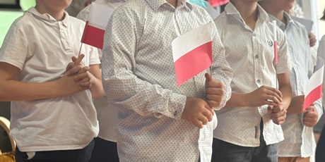 Powiększ grafikę: szkolne-obchody-ogolnopolskiego-roku-millenium-krolestwa-polskiego-czyli-wspolna-lekcja-patriotyzmu-przygotowana-przez-klasy-integracyjne-z-mlodszej-i-starszej-grupy-wiekowej-622804.jpg