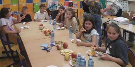 Powiększ grafikę: szkolny-konkurs-czytelmaniak-sp-24-625412.jpg