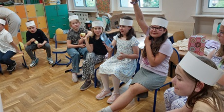 Powiększ grafikę: szkolny-konkurs-czytelmaniak-sp-24-625414.jpg