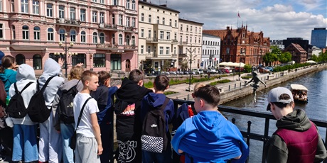 Powiększ grafikę: wycieczka-edukacyjna-klasy-va-do-bydgoszczy-torunia-i-grebocina-698846.jpg